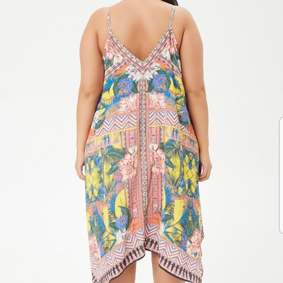 Plus handkerchief hem dress - Picture 4 of 4